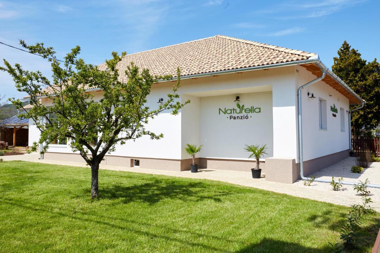 Naturella Panzió Villány Exterior foto